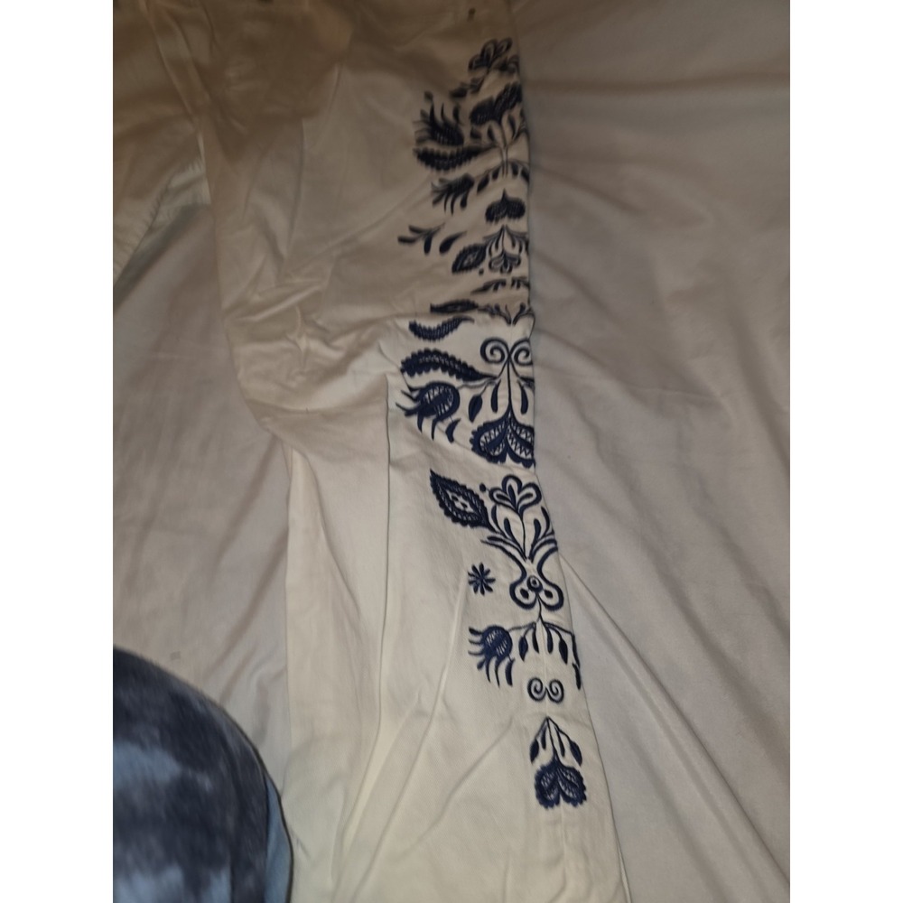 Boden Denim Girlfriend Pantswhite With Black Embroidery Down‎ Side Of Each... - Picture 4 of 6